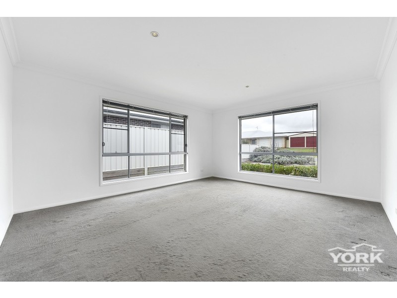 3 Woodville Court, Wyreema QLD 4352