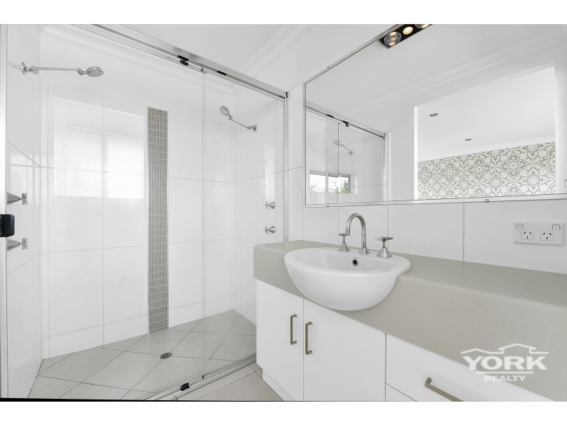 3 Woodville Court, Wyreema QLD 4352