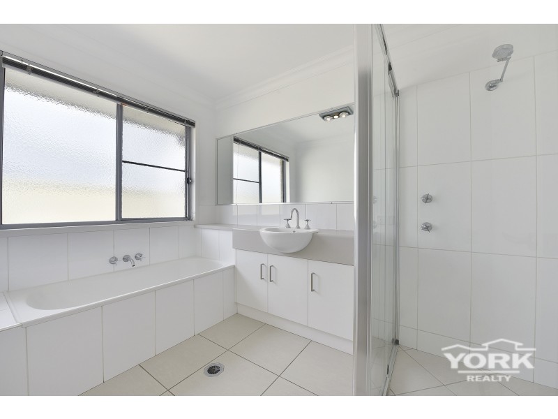3 Woodville Court, Wyreema QLD 4352