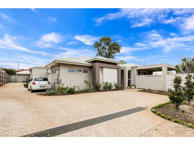 3/245 Mackenzie Street, Centenary Heights QLD 4350
