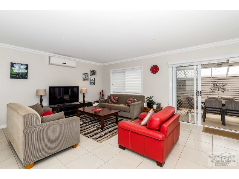 3/245 Mackenzie Street, Centenary Heights QLD 4350