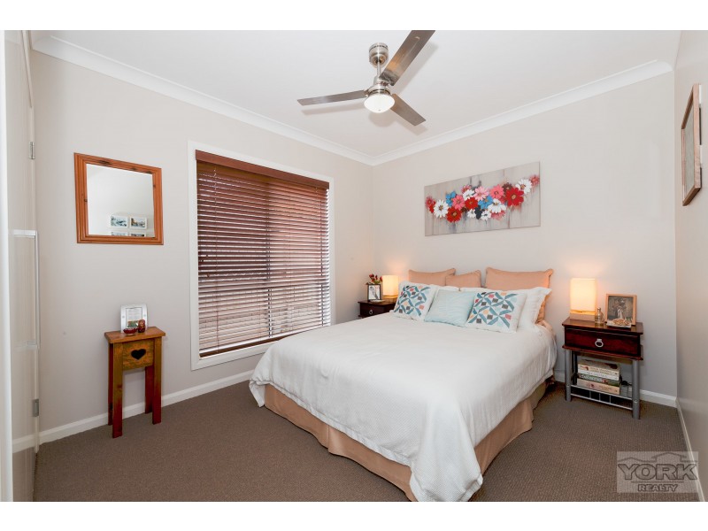 3/245 Mackenzie Street, Centenary Heights QLD 4350