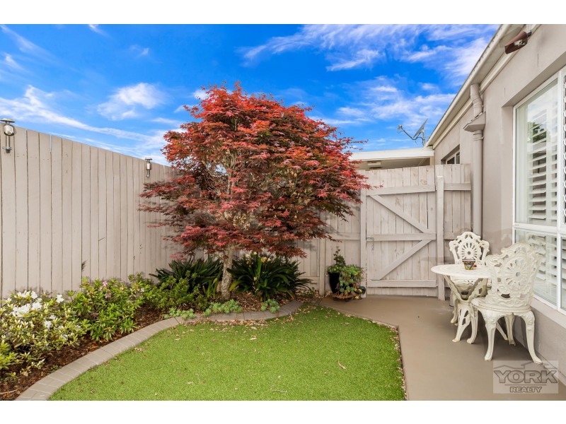3/245 Mackenzie Street, Centenary Heights QLD 4350