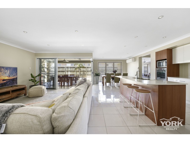 8 Owl Court, Kleinton QLD 4352