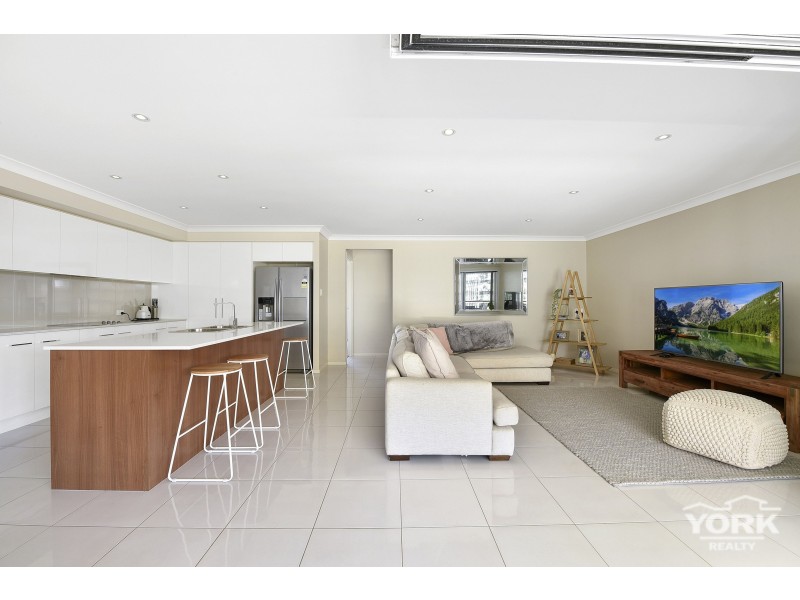 8 Owl Court, Kleinton QLD 4352