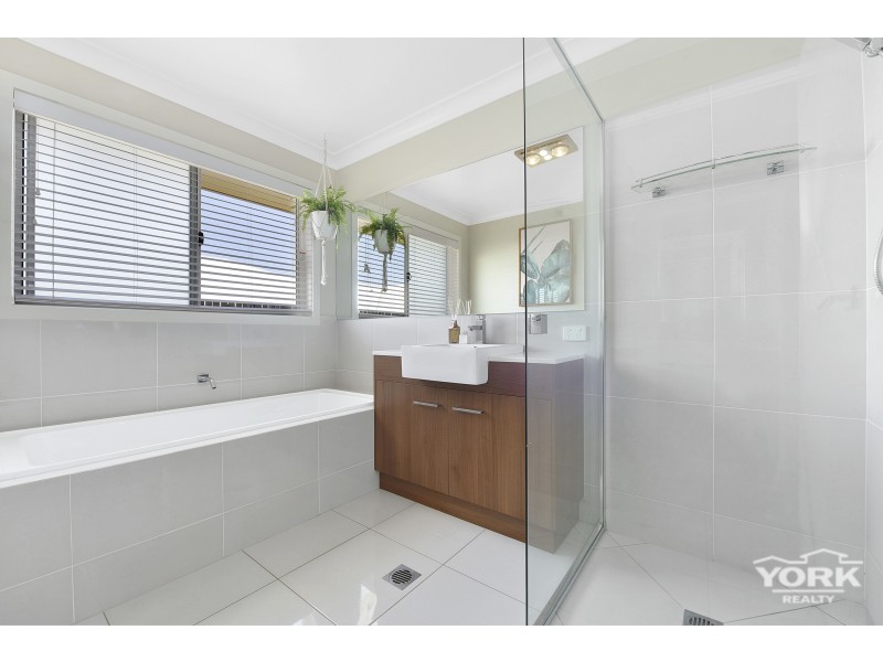 8 Owl Court, Kleinton QLD 4352