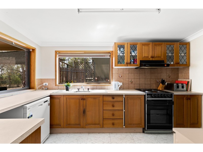 23 Linora Drive, Gowrie Mountain QLD 4350