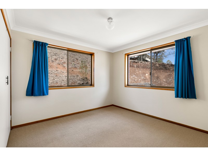 23 Linora Drive, Gowrie Mountain QLD 4350