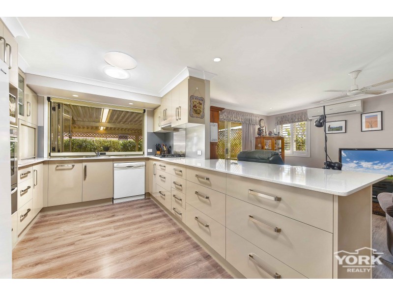 6 Smythe Street, Kearneys Spring QLD 4350