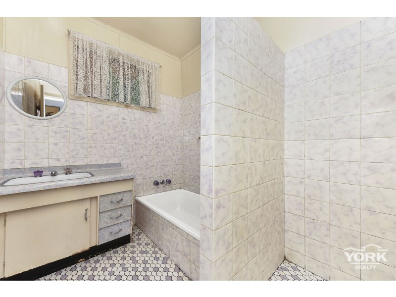 10 Eclipse Court, Highfields QLD 4352