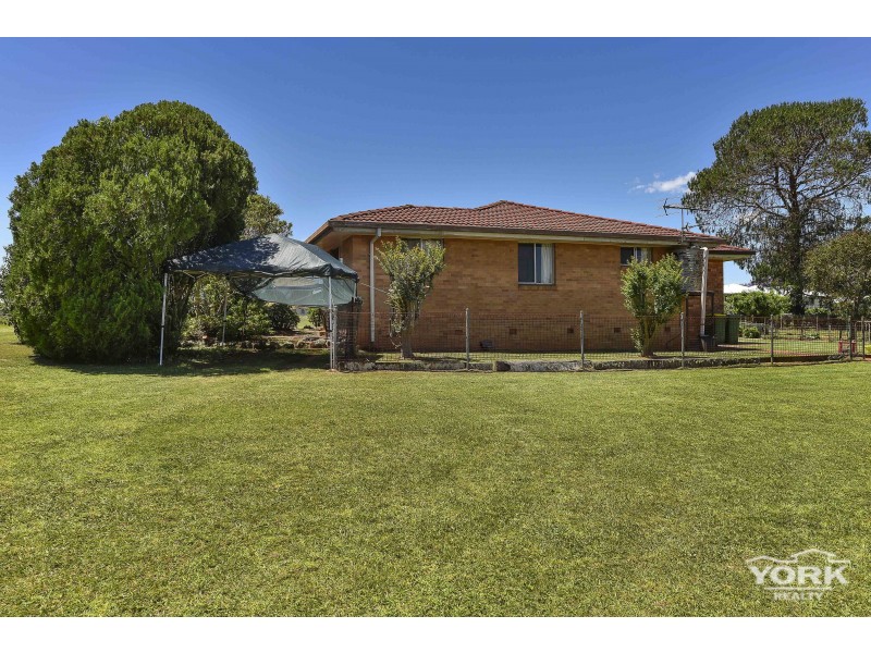 10 Eclipse Court, Highfields QLD 4352