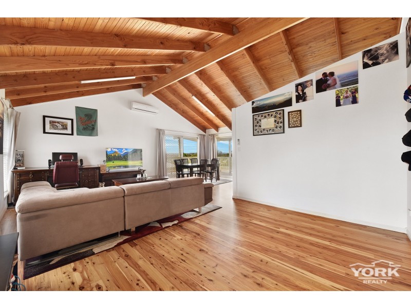 10 Ironbark Crescent, Meringandan QLD 4352