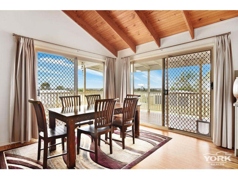 10 Ironbark Crescent, Meringandan QLD 4352