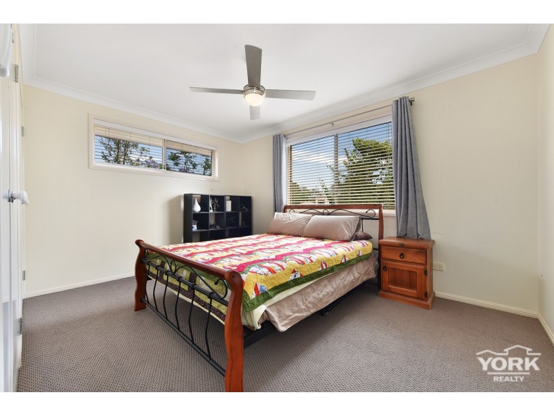 10 Ironbark Crescent, Meringandan QLD 4352