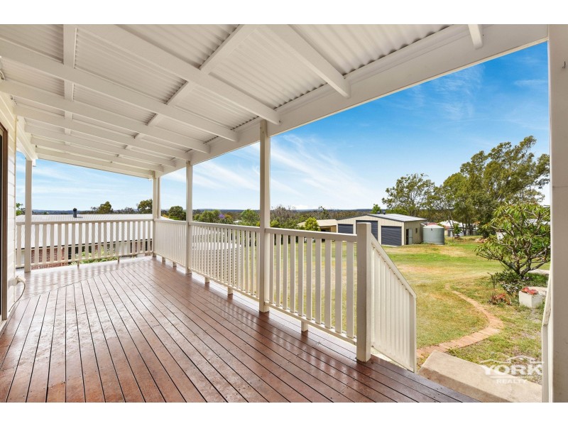 10 Ironbark Crescent, Meringandan QLD 4352