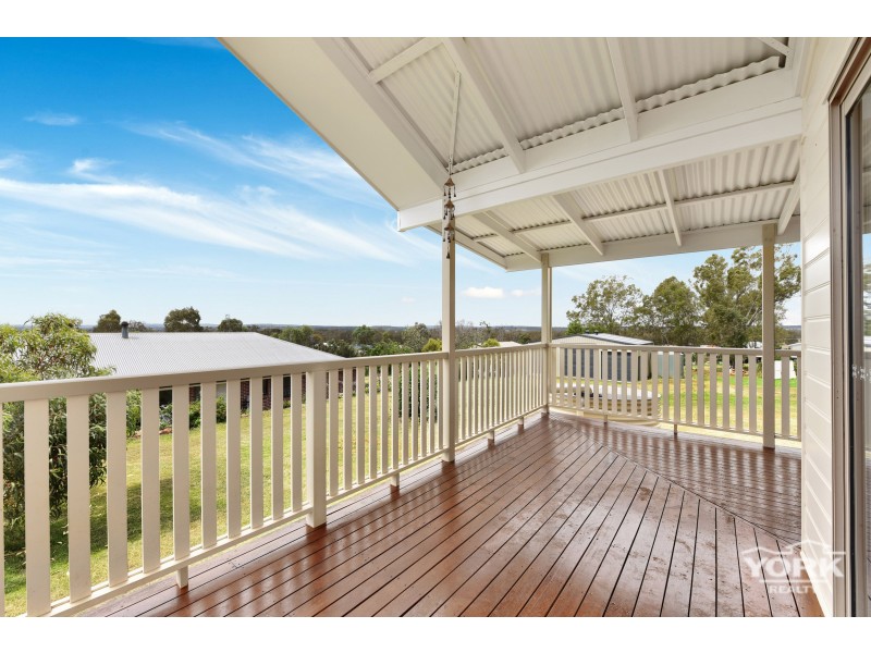 10 Ironbark Crescent, Meringandan QLD 4352