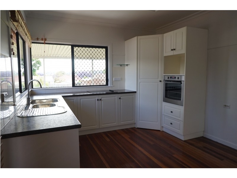 22 Blackdown Street, Harristown QLD 4350