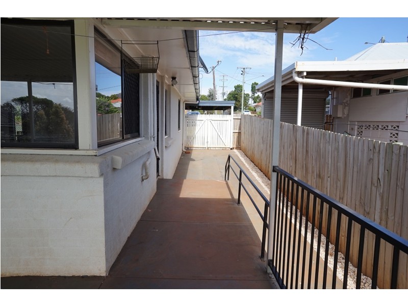 22 Blackdown Street, Harristown QLD 4350