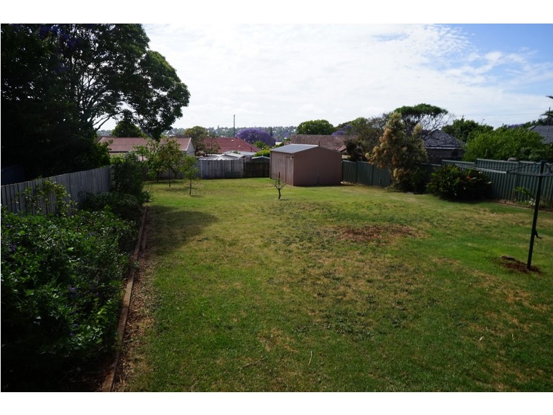 22 Blackdown Street, Harristown QLD 4350