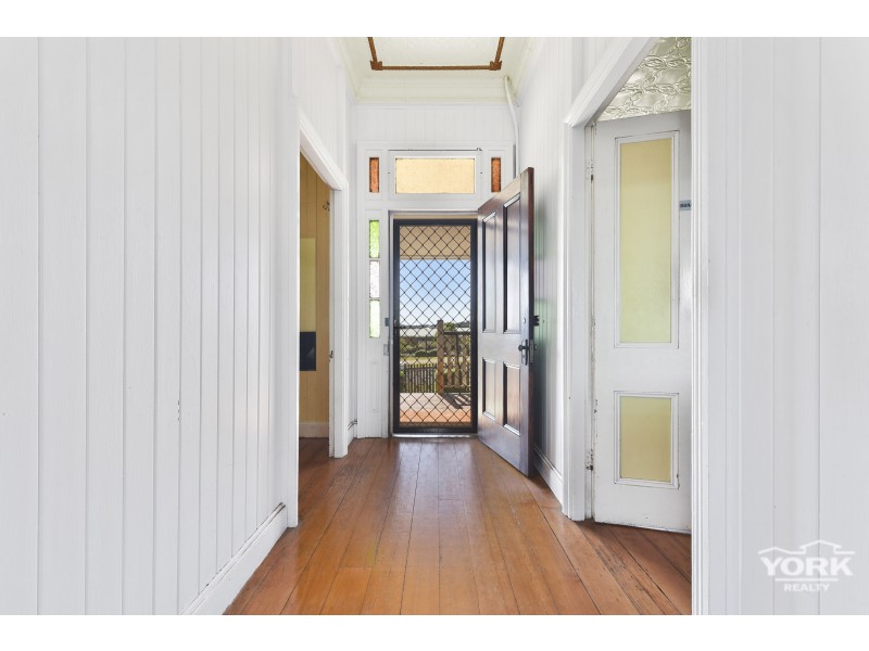 21 Burton Street, Harristown QLD 4350