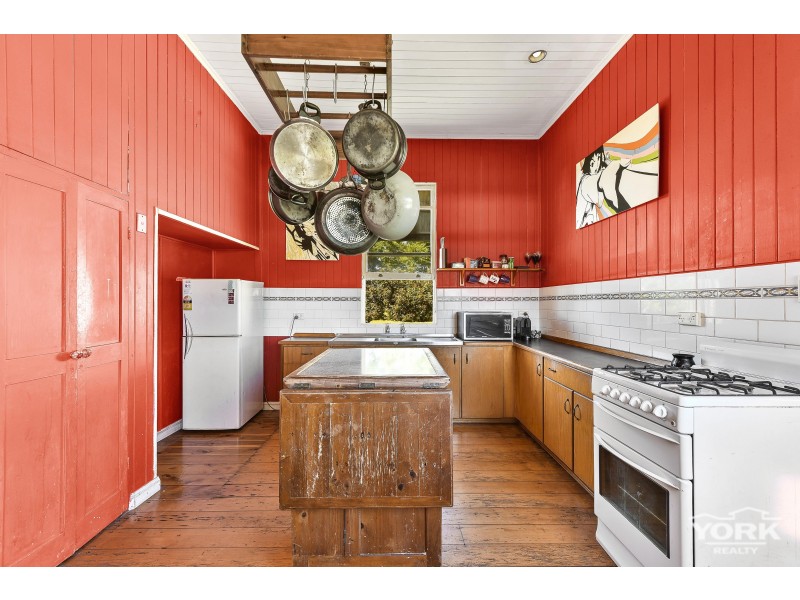 21 Burton Street, Harristown QLD 4350