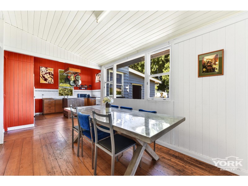 21 Burton Street, Harristown QLD 4350