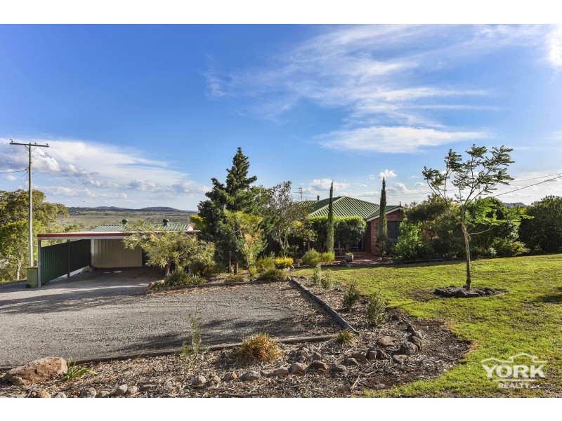 11 Koala Drive, Gowrie Junction QLD 4352