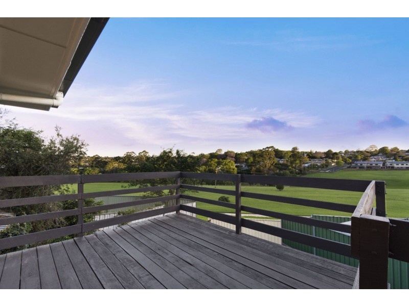 4 Simon Street, Rockville QLD 4350