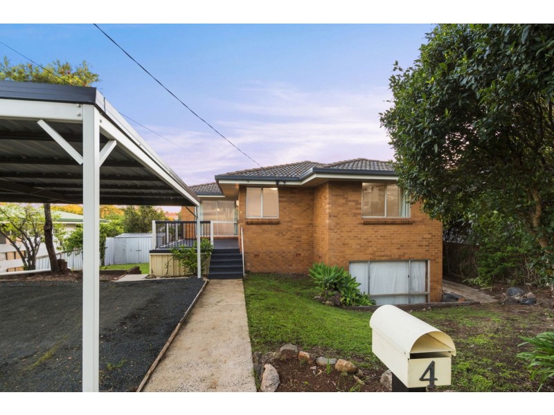 4 Simon Street, Rockville QLD 4350