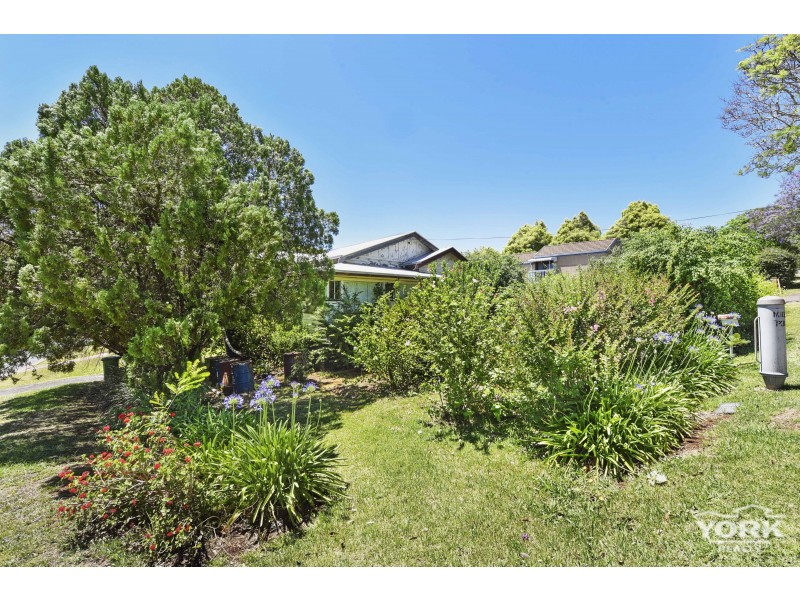 264 West Street, Kearneys Spring QLD 4350