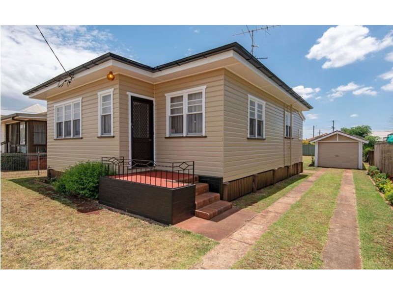 1a Gatfield Street, Newtown QLD 4350