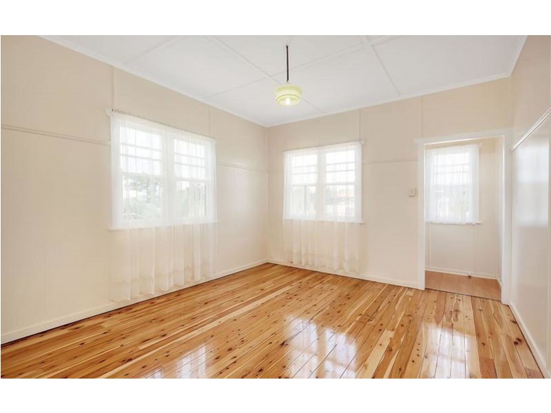 1a Gatfield Street, Newtown QLD 4350