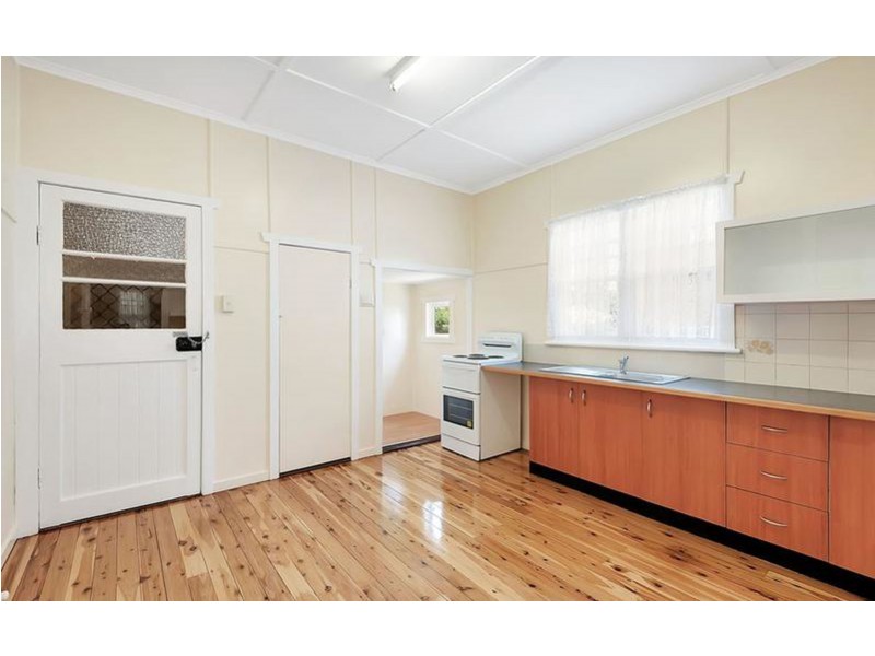 1a Gatfield Street, Newtown QLD 4350