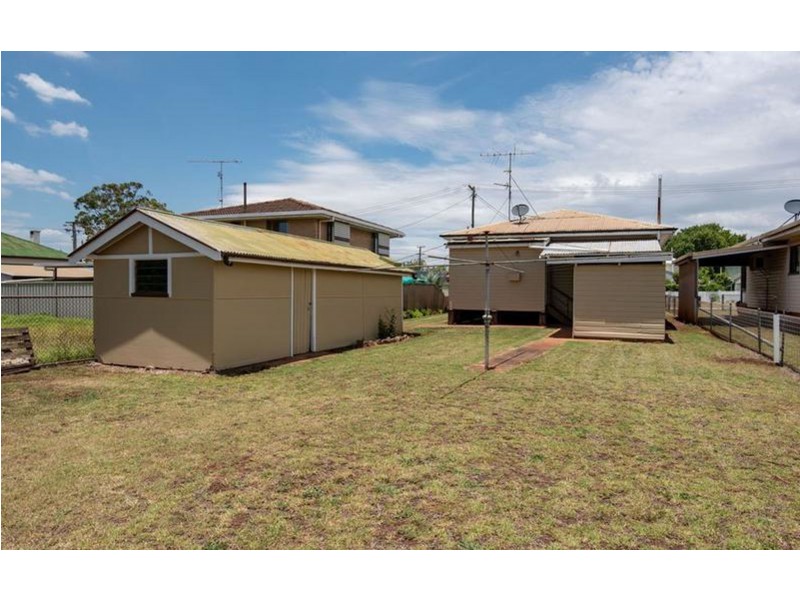 1a Gatfield Street, Newtown QLD 4350