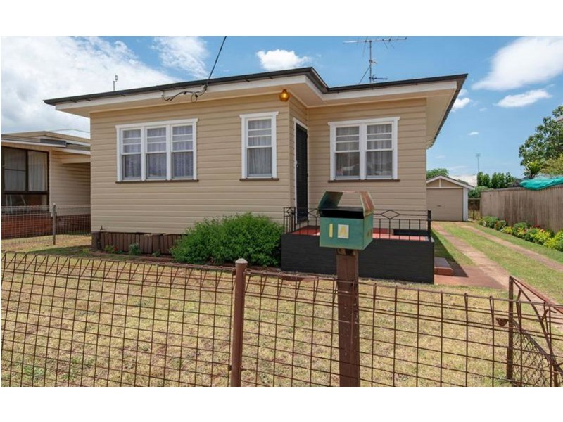 1a Gatfield Street, Newtown QLD 4350