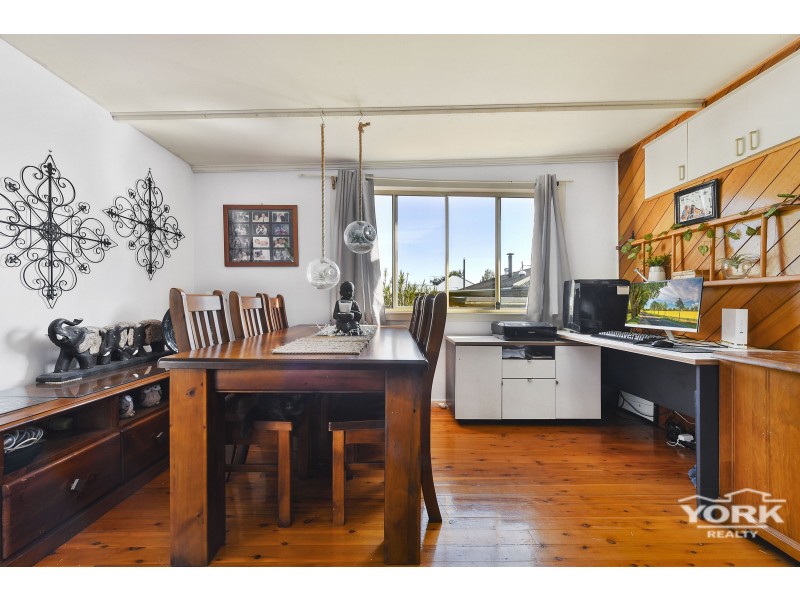 2 Gauntlet Street, North Toowoomba QLD 4350