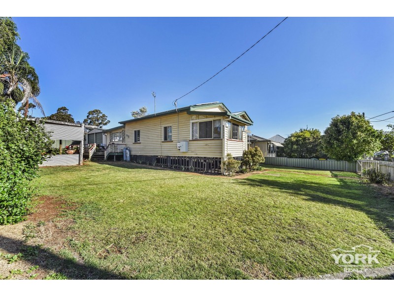 2 Gauntlet Street, North Toowoomba QLD 4350