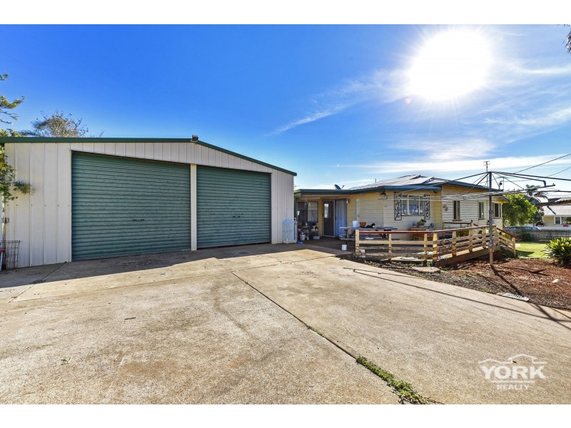 2 Gauntlet Street, North Toowoomba QLD 4350