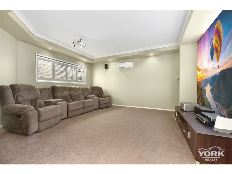 11 Lancaster Court, Top Camp QLD 4350