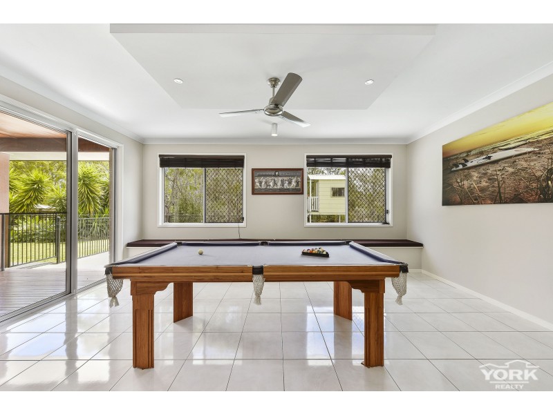 11 Lancaster Court, Top Camp QLD 4350