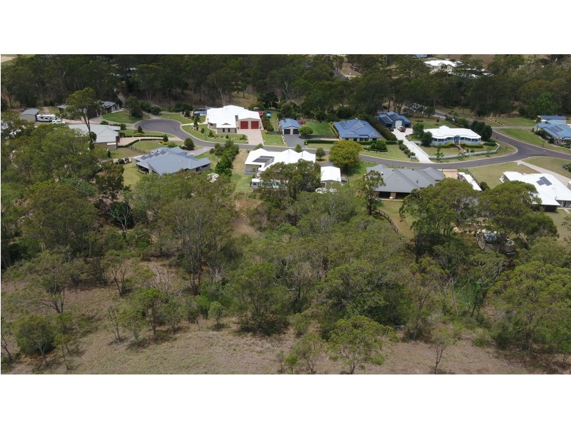 11 Lancaster Court, Top Camp QLD 4350