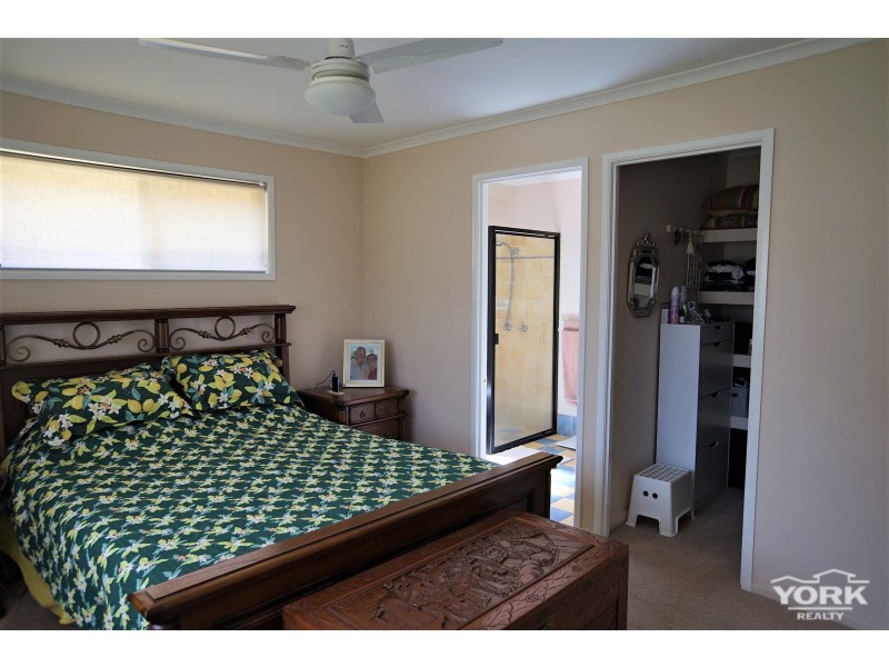 1 Goodman Court, Middle Ridge QLD 4350
