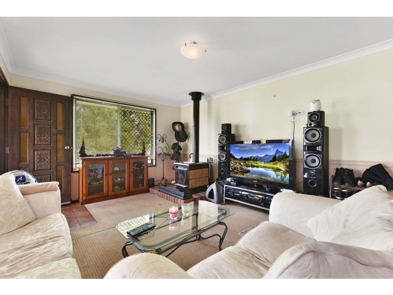 1a Challenor Street, Rockville QLD 4350