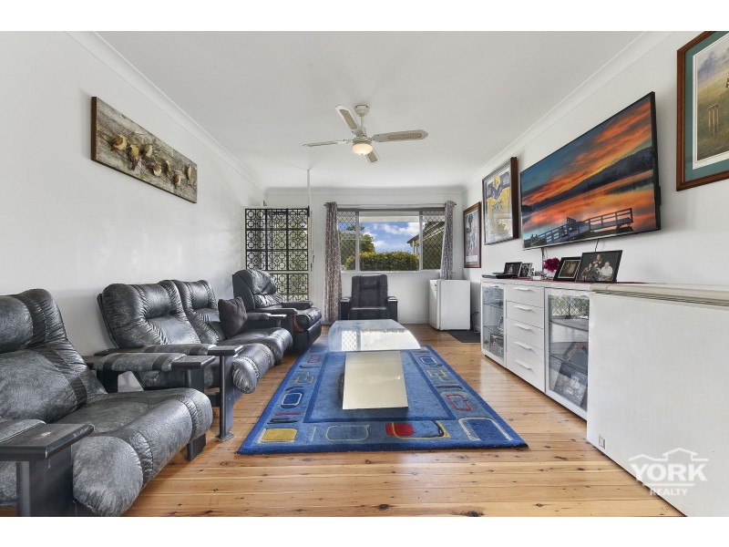 1 Jean Street, Harristown QLD 4350