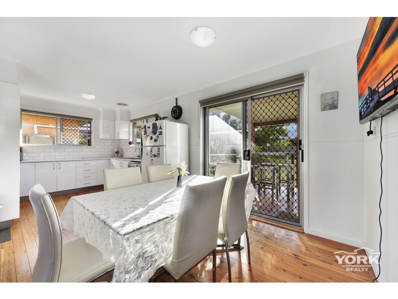 1 Jean Street, Harristown QLD 4350
