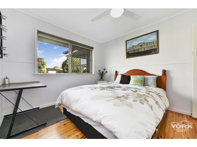 1 Jean Street, Harristown QLD 4350