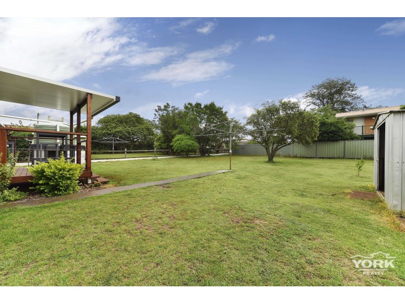 1 Jean Street, Harristown QLD 4350
