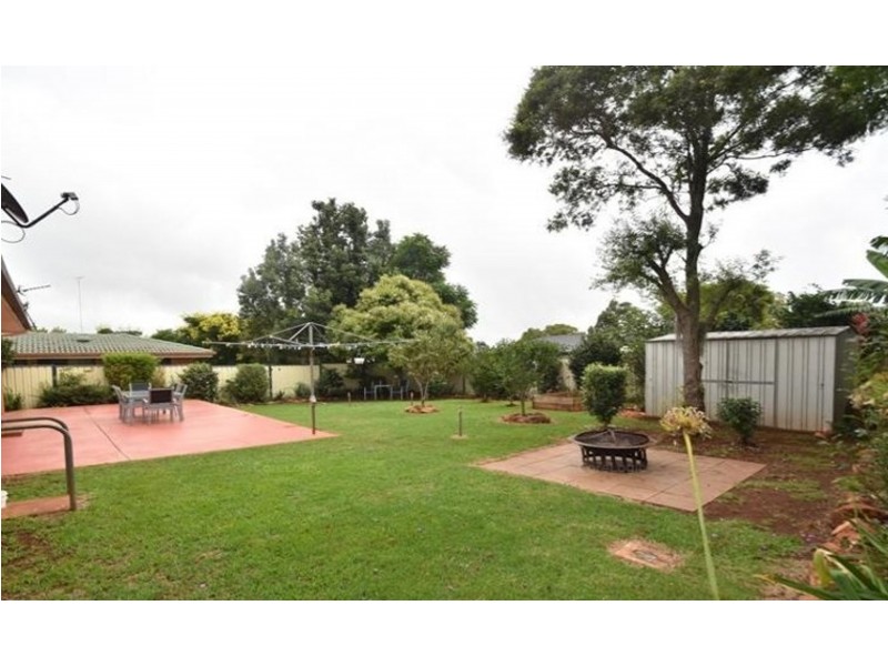 33 Hibiscus Drive, Centenary Heights QLD 4350
