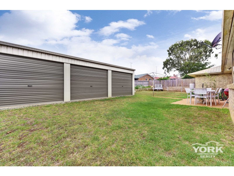 25 Redwood Street, Newtown QLD 4350