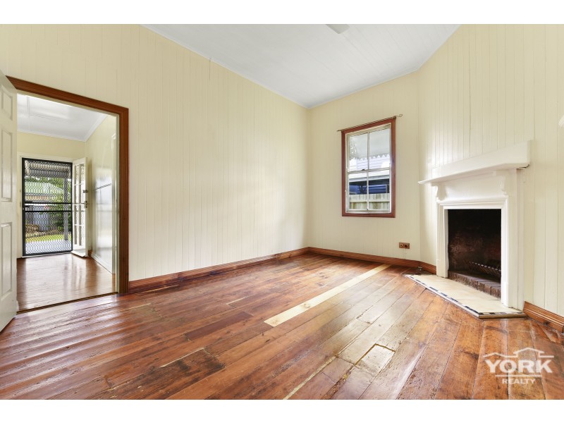 32 Brim Street, Newtown QLD 4350